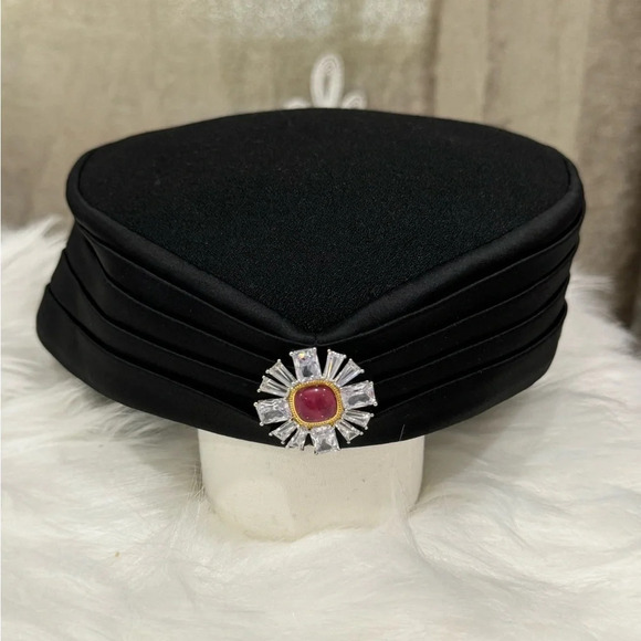 Nana Jacqueline
LOS ANGELES
Keira Diamond Hat (Black) - Picture 2 of 8